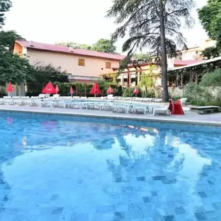 Estreya Palace Ξενοδοχείο 4*