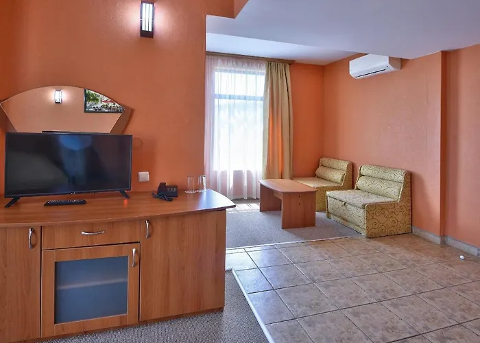 Estreya Palace فندق 4*