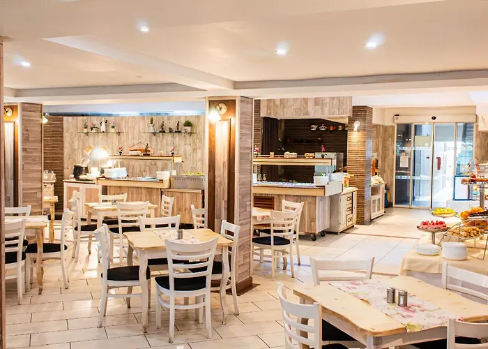 Estreya Palace سينتس قسطنطين وهيلينا