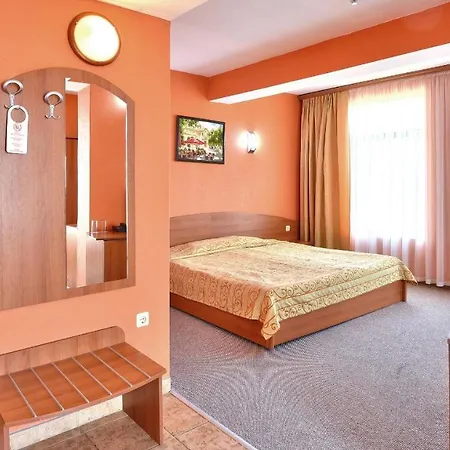 Estreya Palace 4*