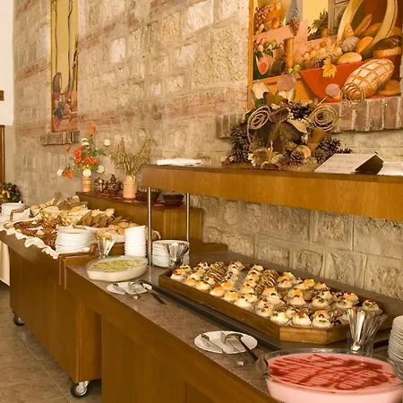 Estreya Palace