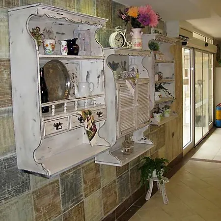 Hotel Estreya Palace