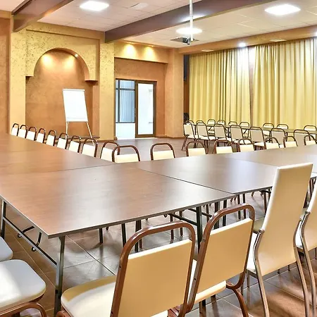 Estreya Palace Святые Константин и Елена