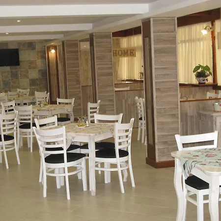 Estreya Palace Святые Константин и Елена